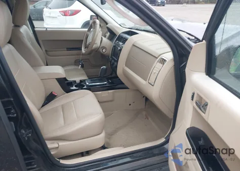 2011 Ford Escape Limited z USA, uszkodzony, nr VIN 1FMCU9EG8BKA86110